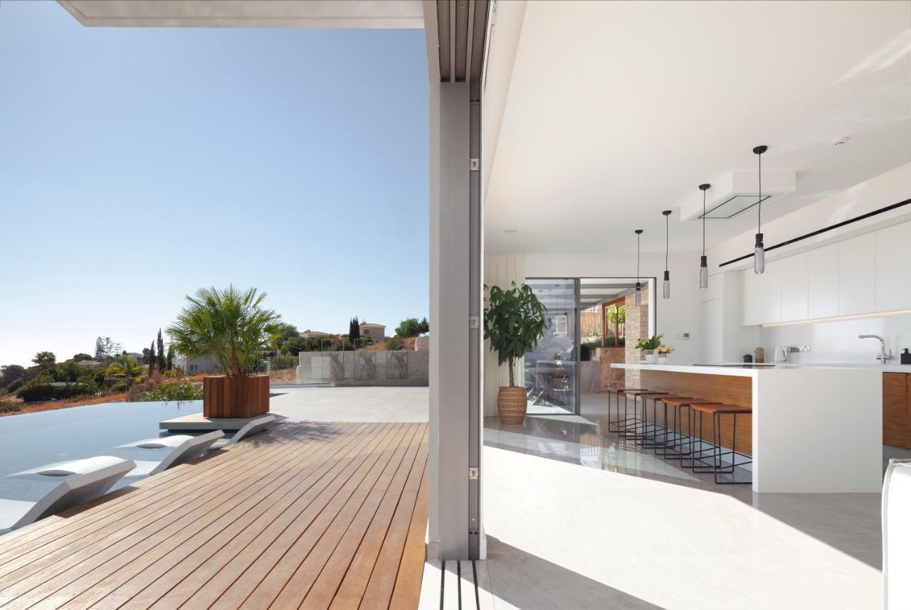 Villa Euphoria Paphos ภายนอก รูปภาพ