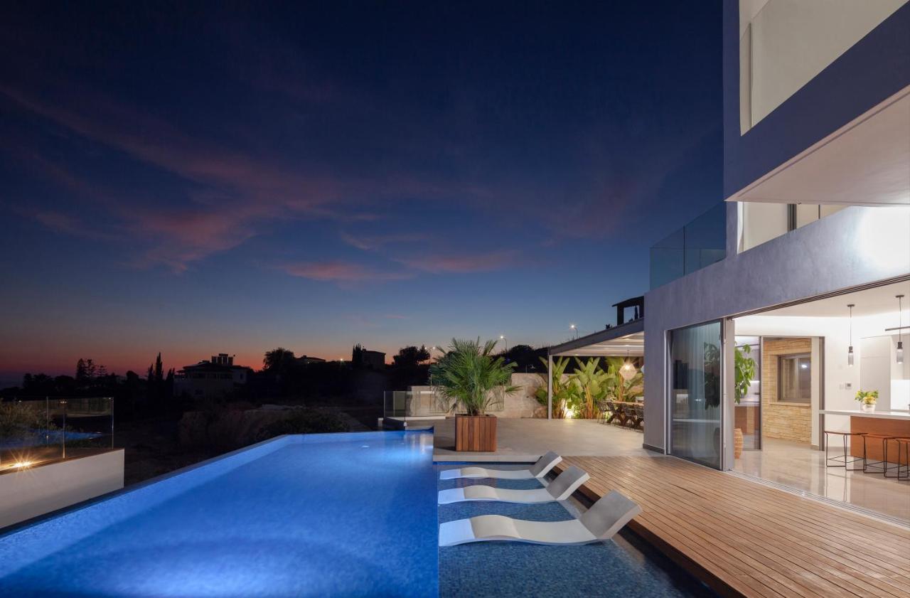 Villa Euphoria Paphos ภายนอก รูปภาพ