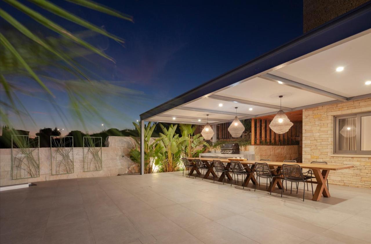 Villa Euphoria Paphos ภายนอก รูปภาพ