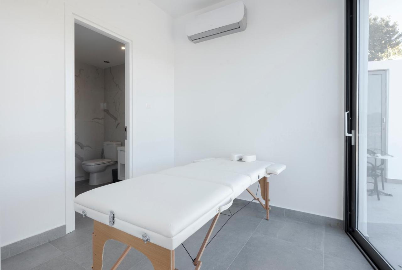Villa Euphoria Paphos ภายนอก รูปภาพ
